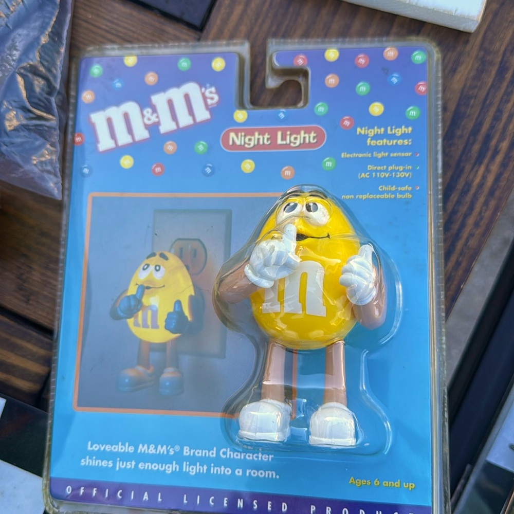 M & M’s Yellow Night Light, New in Package